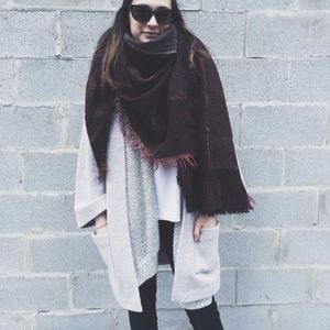 Aritzia Women's 100% wool blanket Scarf-wraps